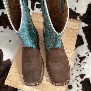 Laredo Turquoise and Tan Western Boots